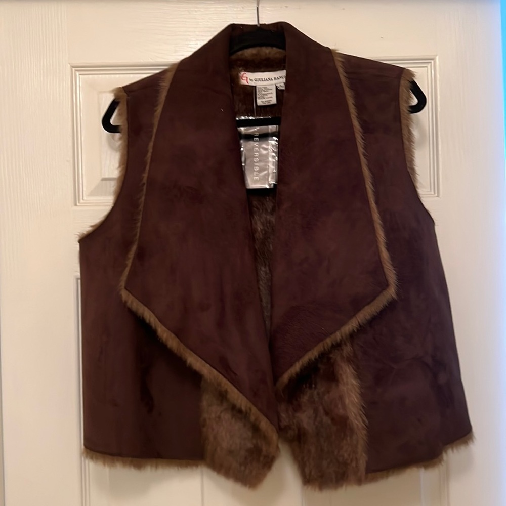 G by Giuliana Rancic Reversible Vegan Suede and Faux Fur Vest. Size L.